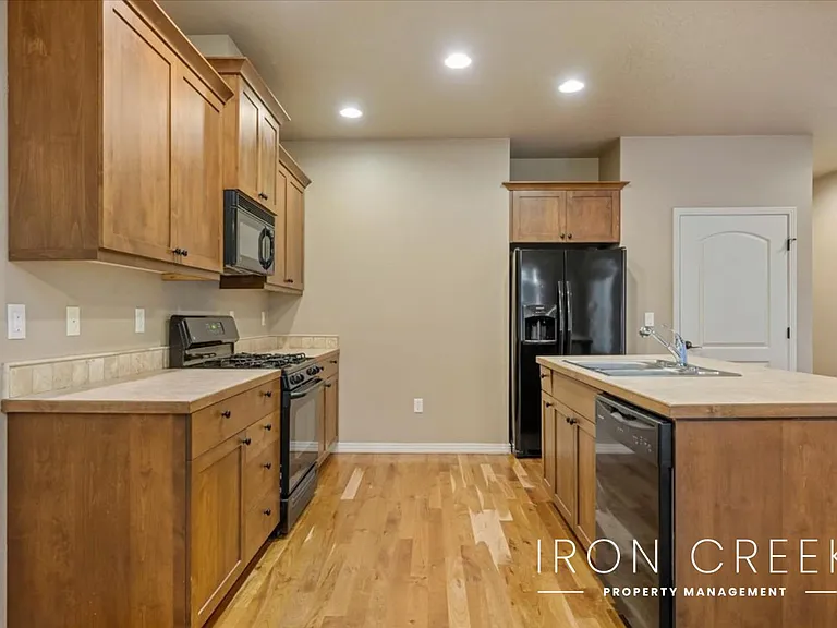 2155 S Amy Ave — Photo 4
