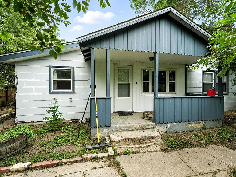 504 E Baseline Rd — Photo 3
