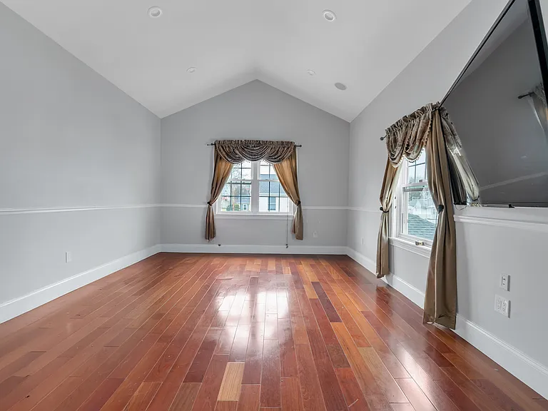 711 Academy Ave #2 — Photo 4