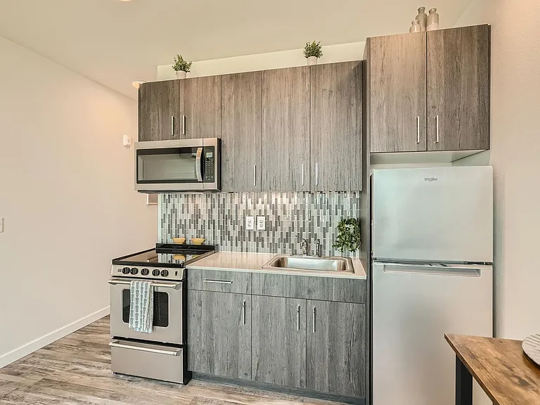 Welcome to AV Lofts! Beautiful views plus in-unit laundry! Up to 8 weeks free! — Photo 65