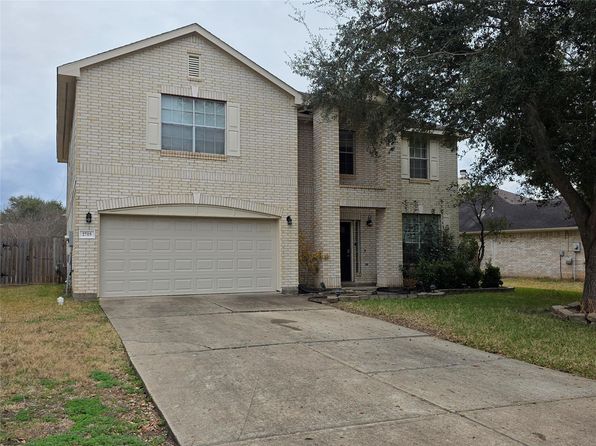 2715 Riverhollow Ln