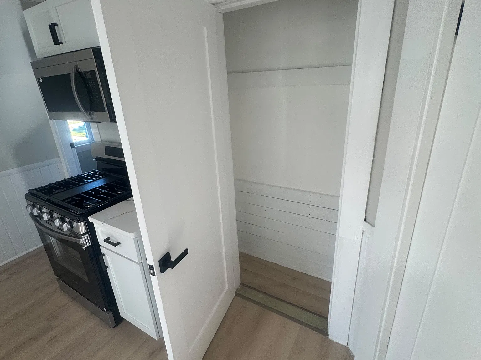2 bed, 850 sqft, $1,895 — Photo 3