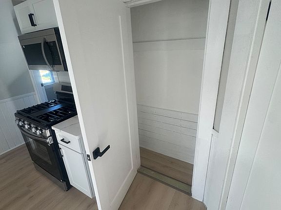 3rd image of 268 Thacher St #2