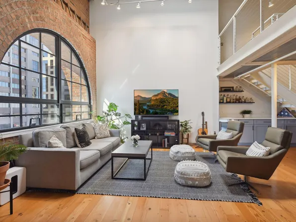 250 Park Ave Unit 702, Minneapolis, MN 55415