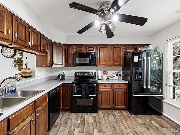 5th image of 7801 Balineen Ct