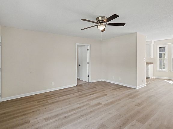 4th image of 1577 Mary Beth Ln