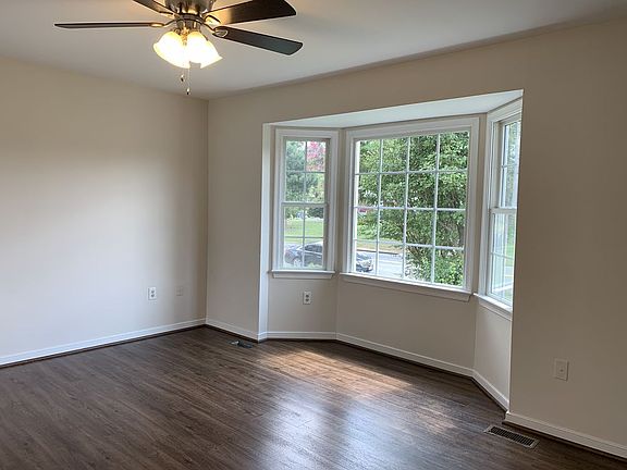 2nd image of 942 Pleasant St