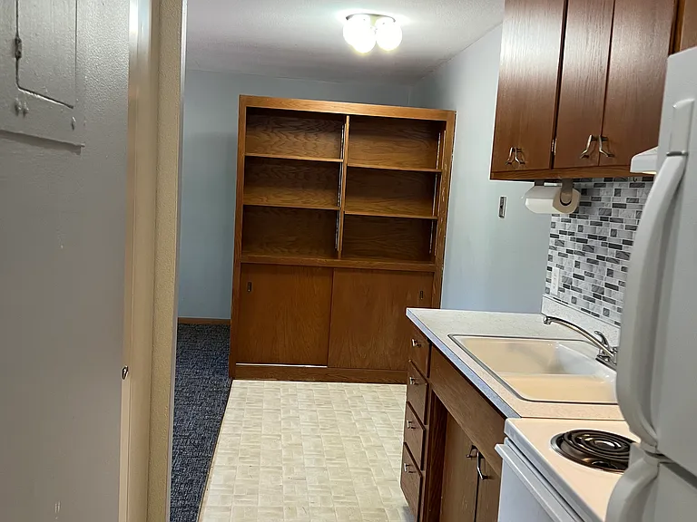 958 Manvel St #7 — Photo 5