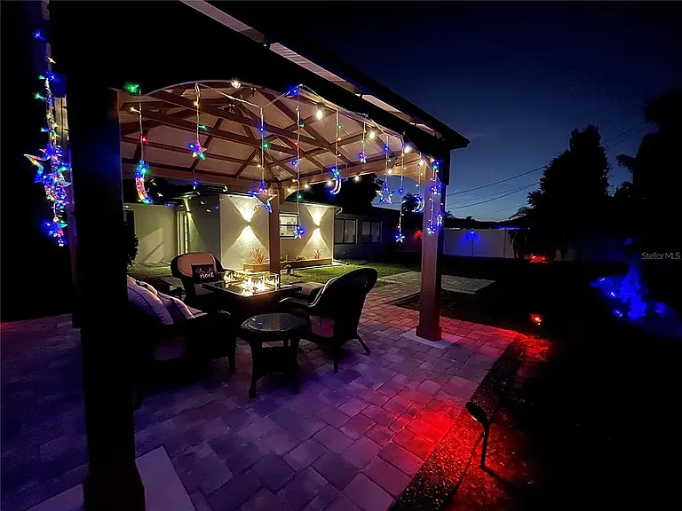 1654 Suffolk Dr — Photo 35