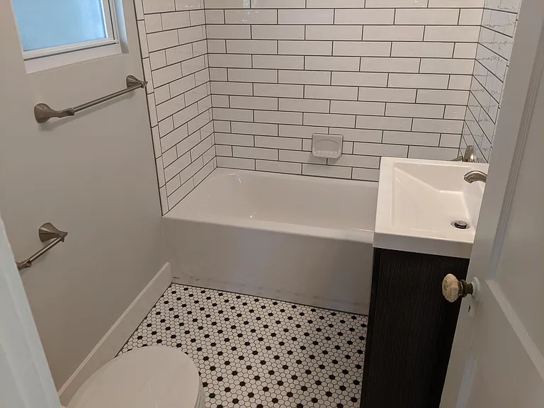 Full Bathroom