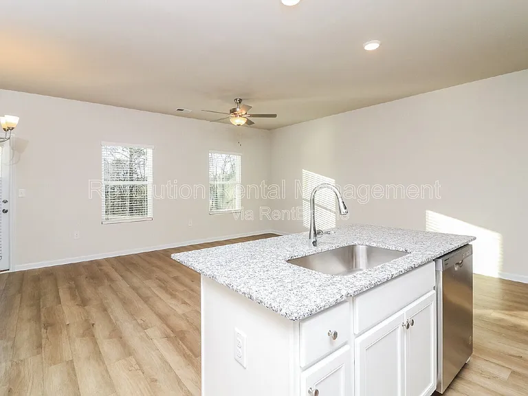 1002 Merritt Dr #2 — Photo 8