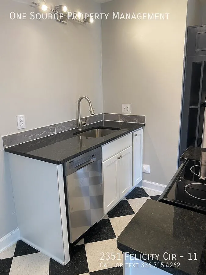 1 bed, 336 sqft, $995 — Photo 2