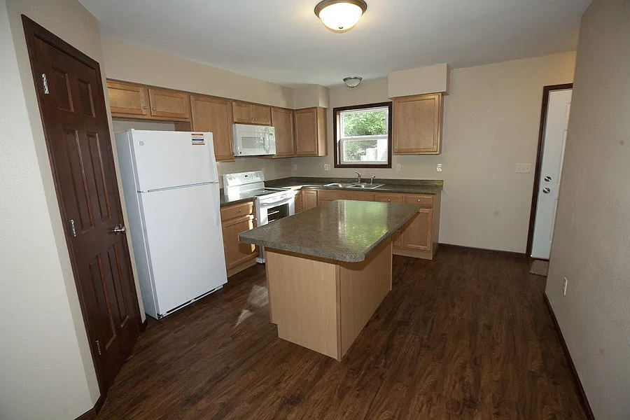 1105-07 S. Dewey St — Photo 3