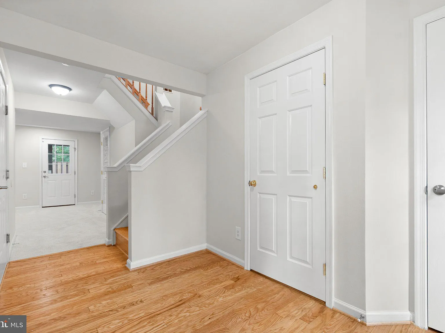3 bed, 4.0 bath, 2228 sqft, $3,100 — Photo 4