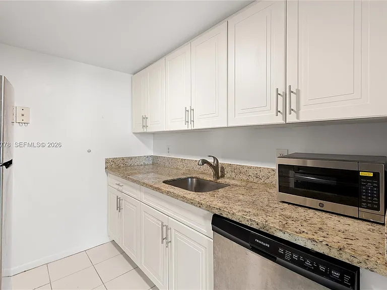 2350 NE 135th St #812 — Photo 7