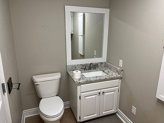 1/2 Bath