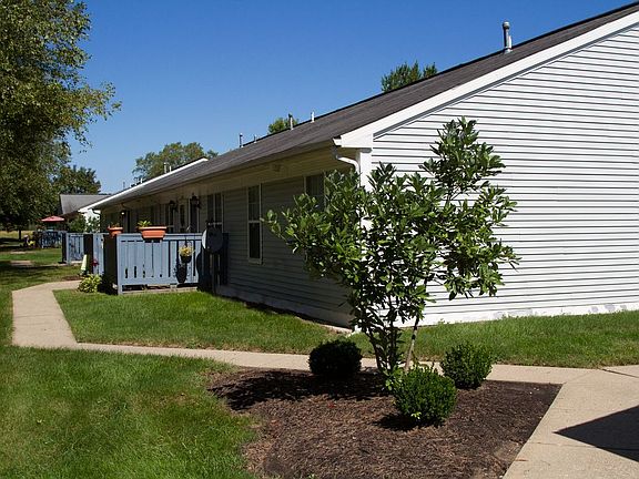 5th image of 1015 Village Green Ct #F6ad82f57