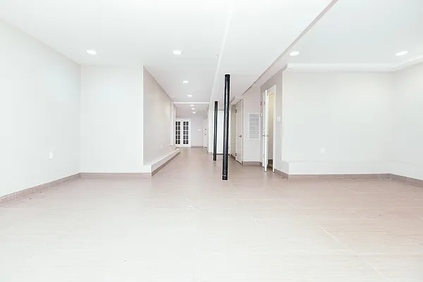 Rented by Nooklyn NYC LLC | media 11