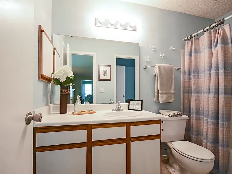 Idlewood Apartments — Photo 9