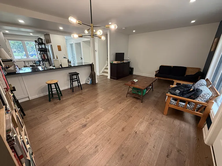 660 Hochelaga St #30 — Photo 27