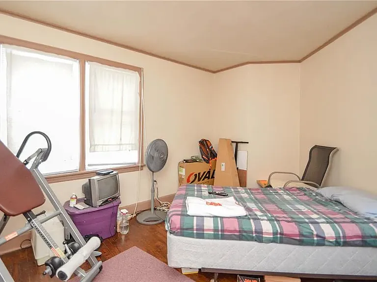 822 S 23rd St — Photo 3
