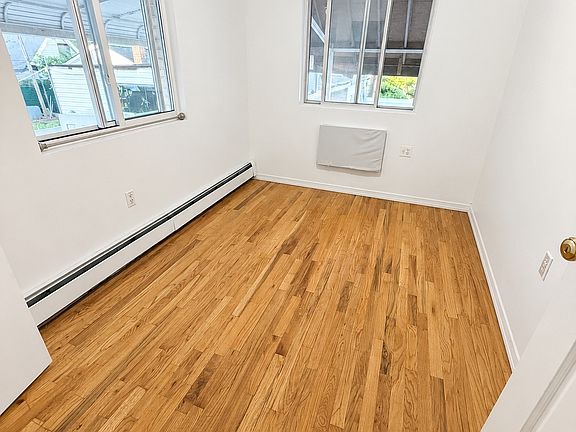 5th image of 2315 100th St #1F