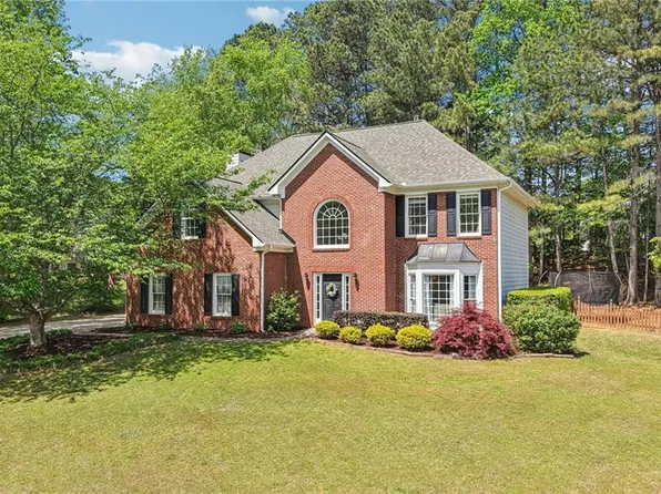 605 Silverberry Ln, Sugar Hill, GA 30518