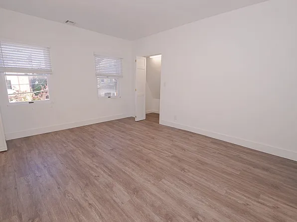 34 Hilliard Avenue image 16 of 33