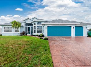 2334 Trafalgar Pkwy, Cape Coral, FL 33991
