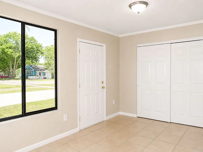 821 14th Ave NW — Photo 12