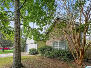 1908 Kent Cir, Leeds, AL 35094