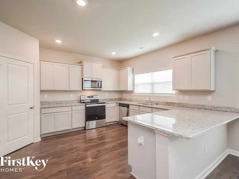 1226 Brookstone Cir — Photo 4