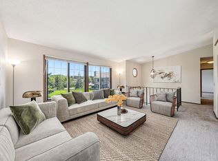 417 Dorland Rd S, Maplewood, MN 55119