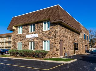 9757 S Kedzie Ave, Evergreen Park, IL 60805