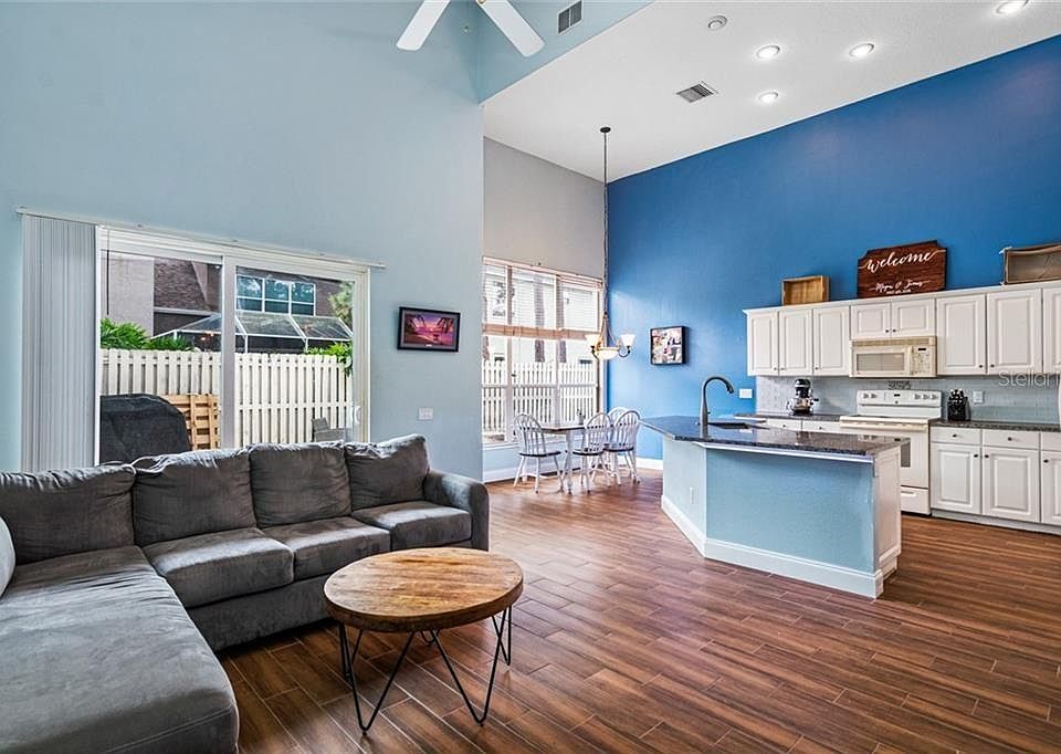 1st image of 9415 Willow Cove Ct