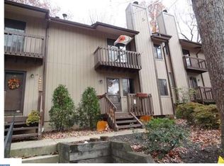 17 Harwood Ln, Clementon, NJ 08021