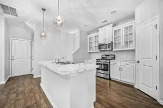 1489 Oldenburg Dr — Photo 3
