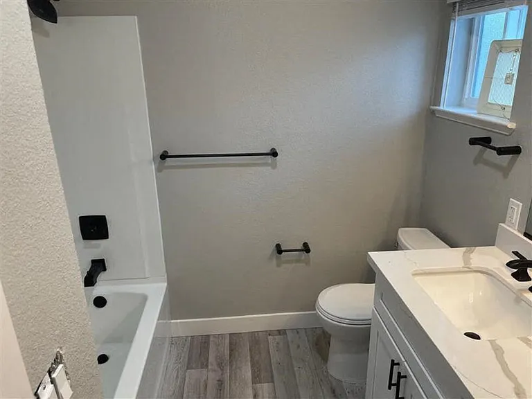 Danville Park Apartments — Photo 38