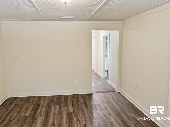 3rd image of 18918 Malone Rd