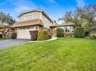 823 N Harrow Ct, Addison, IL 60101