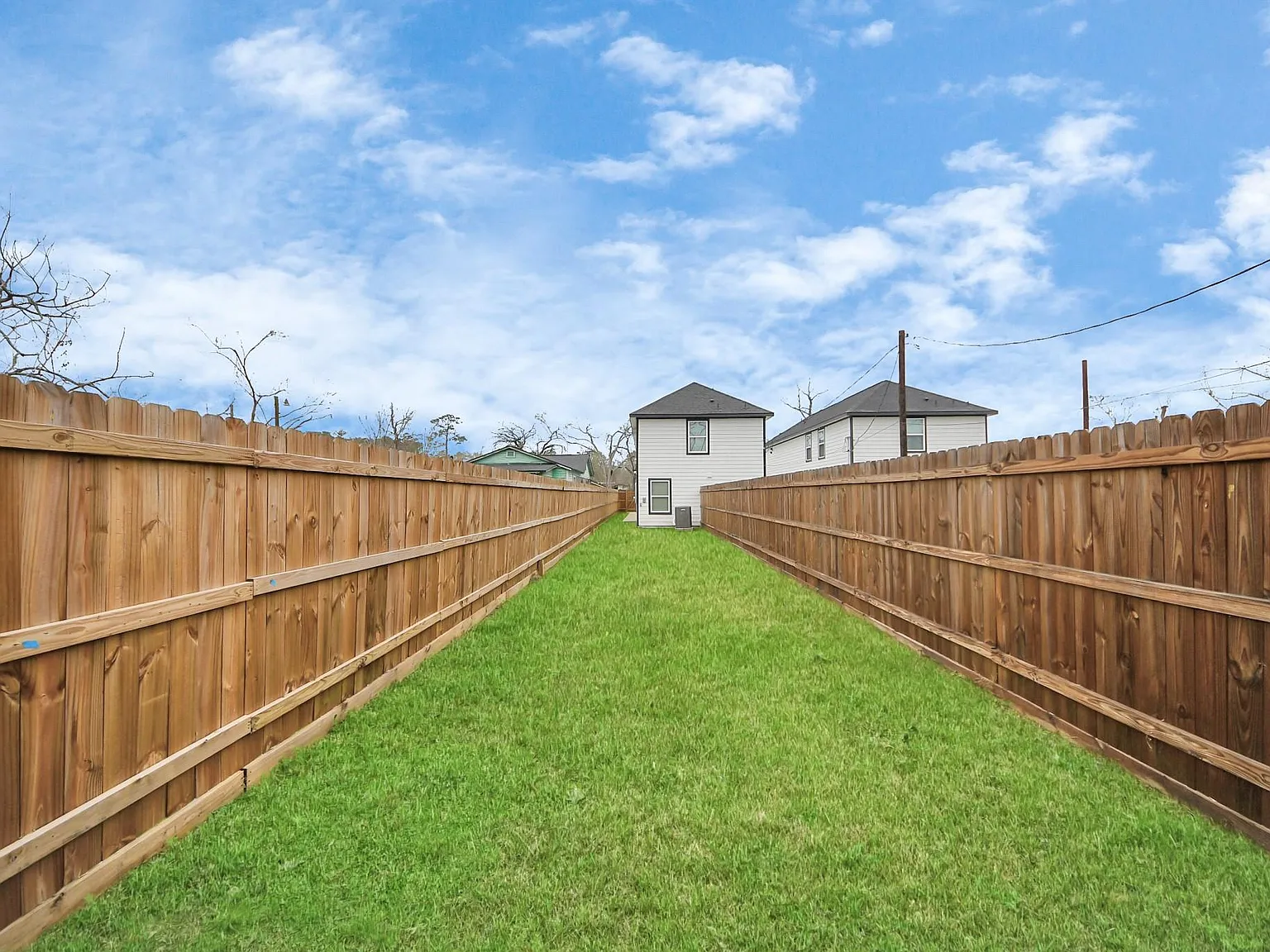 3 bed, 2.0 bath, 1150 sqft, $1,950 — Photo 3