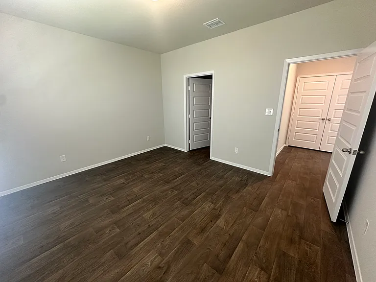 2709 Derwent Dr — Photo 7