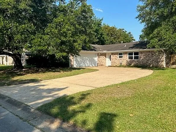 842 Auburn Dr, Biloxi, MS 39532
