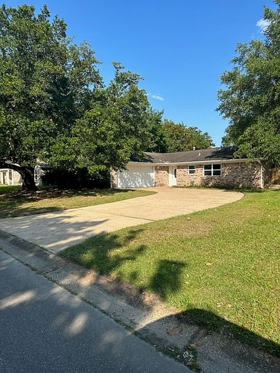842 Auburn Dr - Property Image