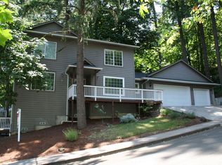 901 S 72nd St, Springfield, OR 97478