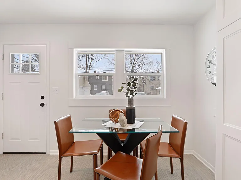 1646 Randolph Ave — Photo 6