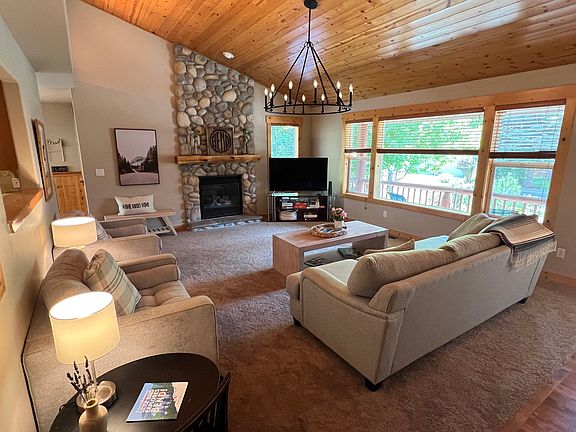 Family Room with 55" TV and gas fireplace