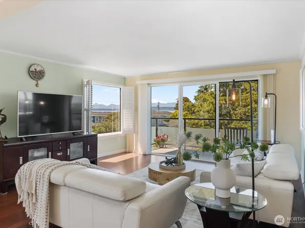 300 2nd Avenue N #2H, Edmonds, WA 98020