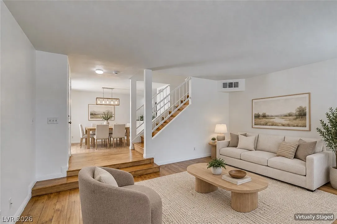 3 bed, 2.5 bath, 1541 sqft, $2,010 — Photo 3