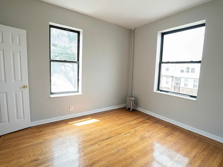 29-06 21st Ave #3D — Photo 3